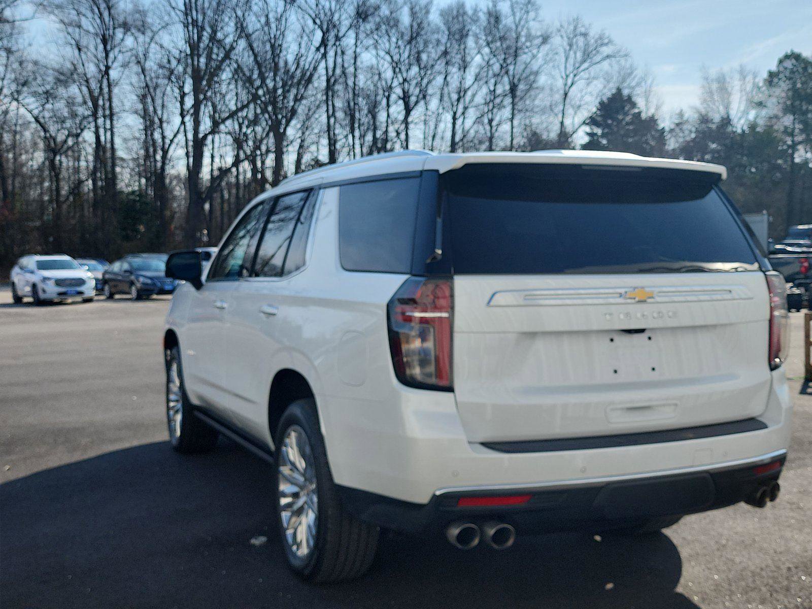 Used 2024 Chevrolet Tahoe High Country AWD/4WD image 3