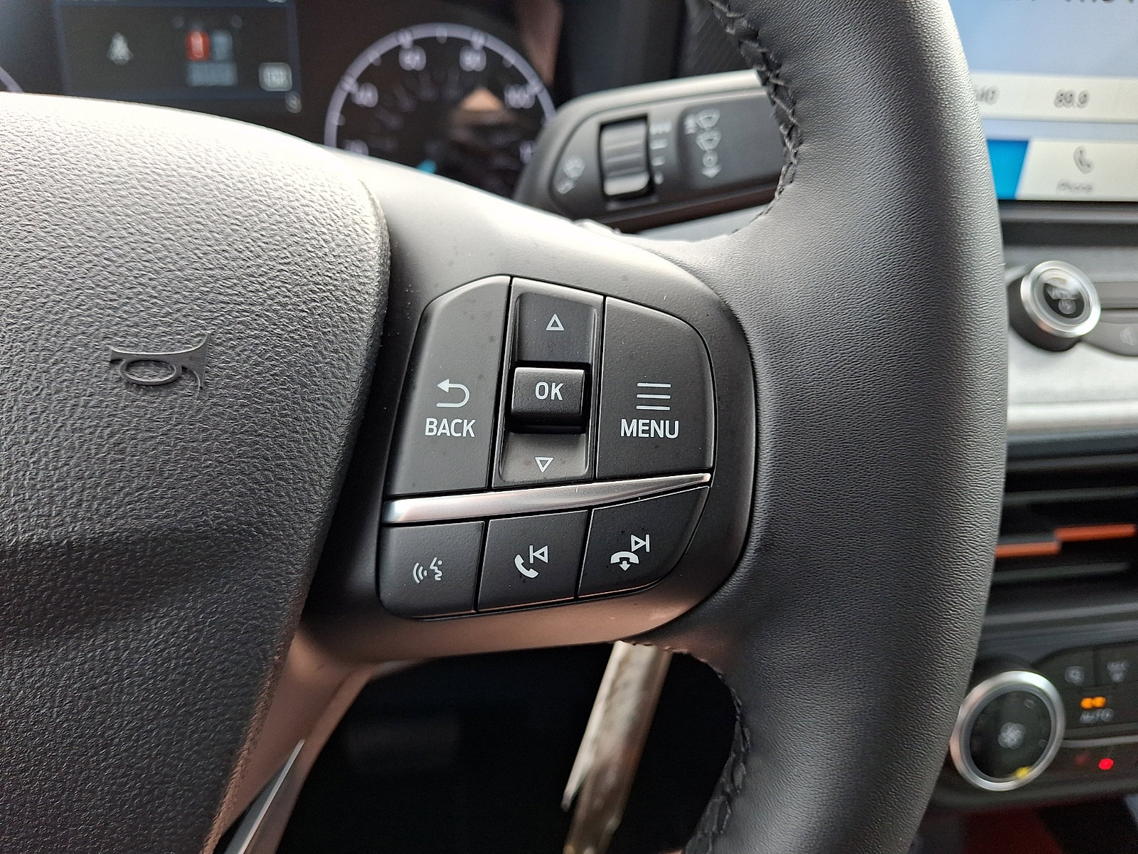 Certified 2024 Ford Maverick XLT w/ XLT Luxury Package image 25