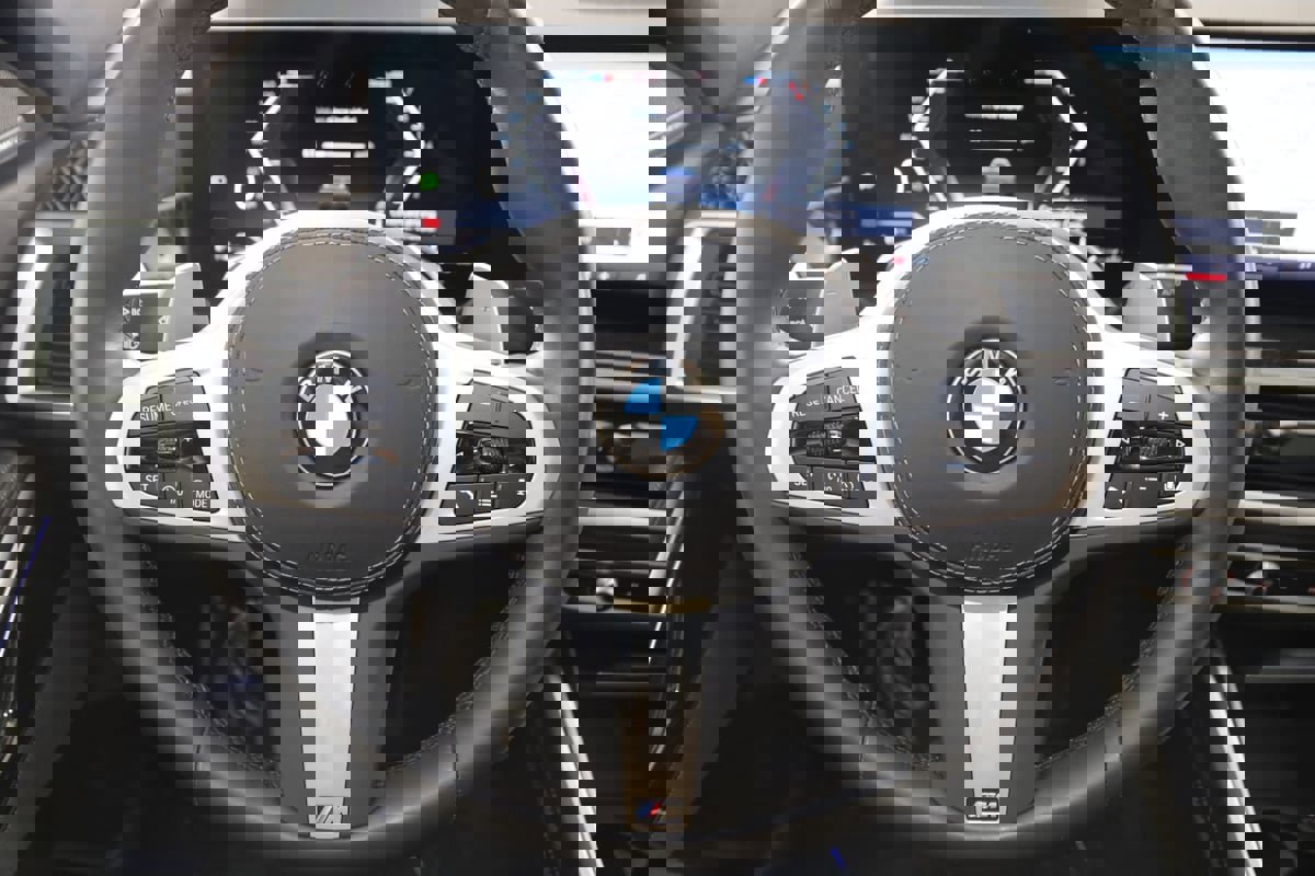 Used 2025 BMW X6 xDrive40i image 41