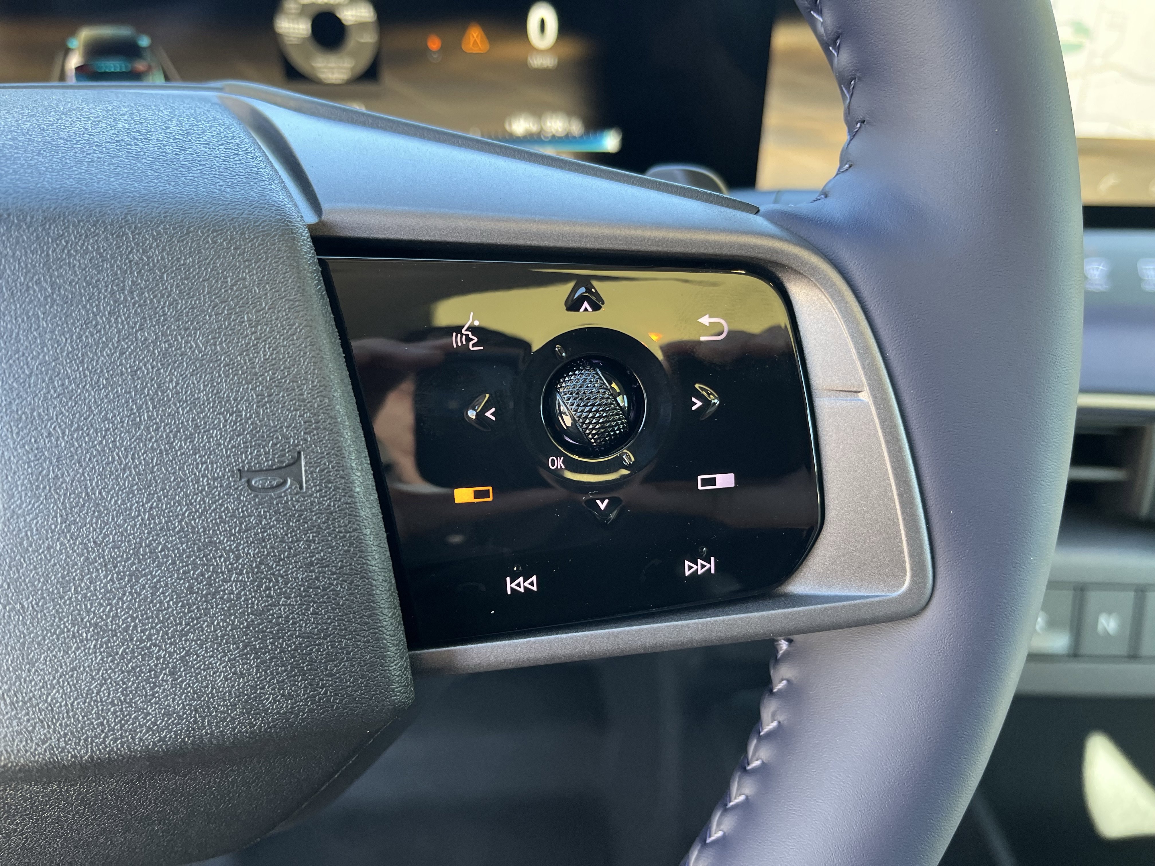 New 2026 Nissan Leaf Platinum+ w/ Cargo Package (Platinum+) image 17