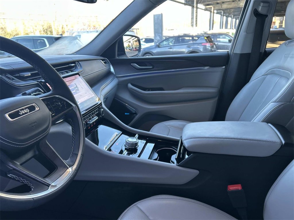 Used 2022 Jeep Grand Cherokee Overland image 24