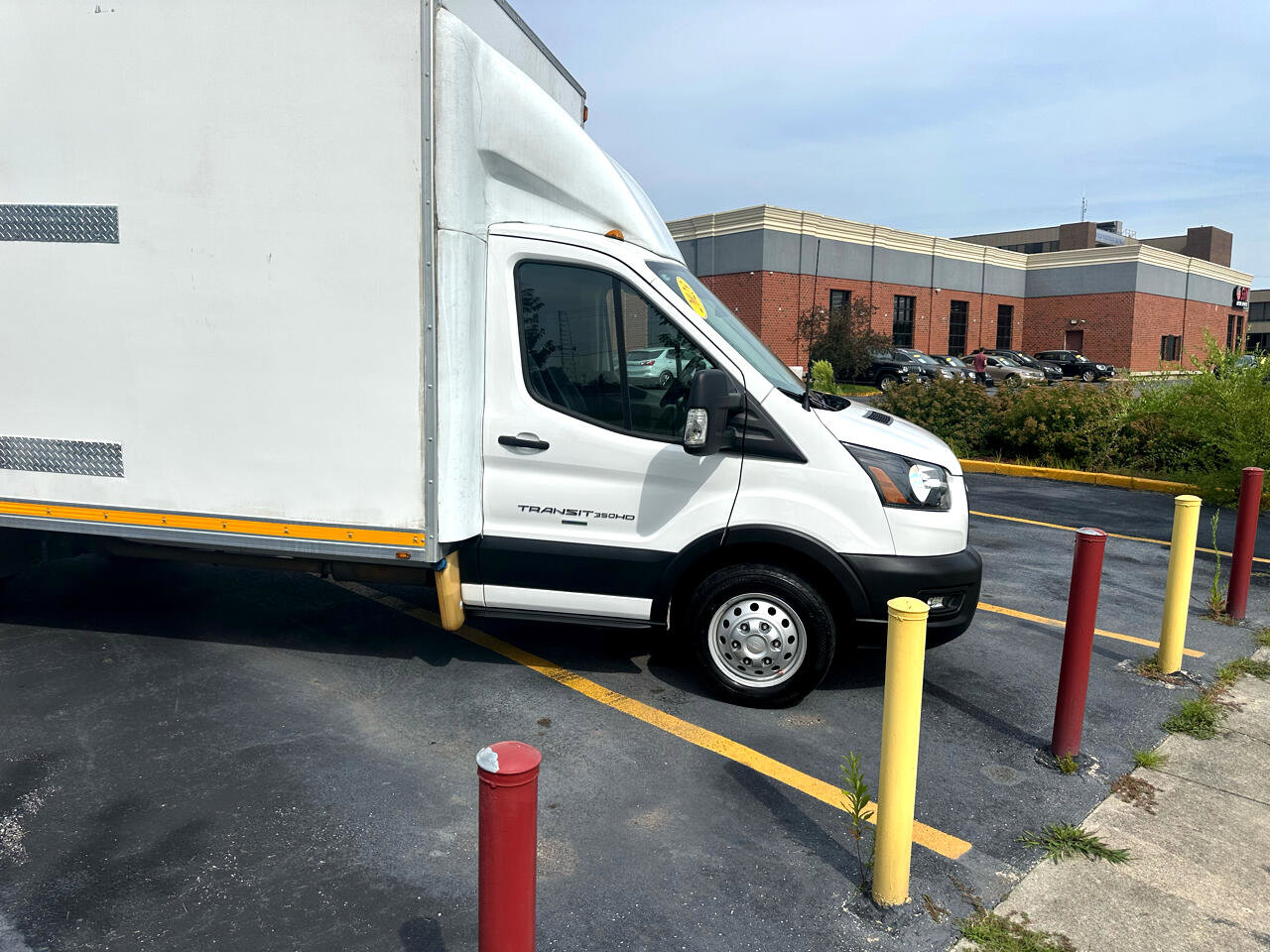 Used 2023 Ford Transit 350 DRW image 4