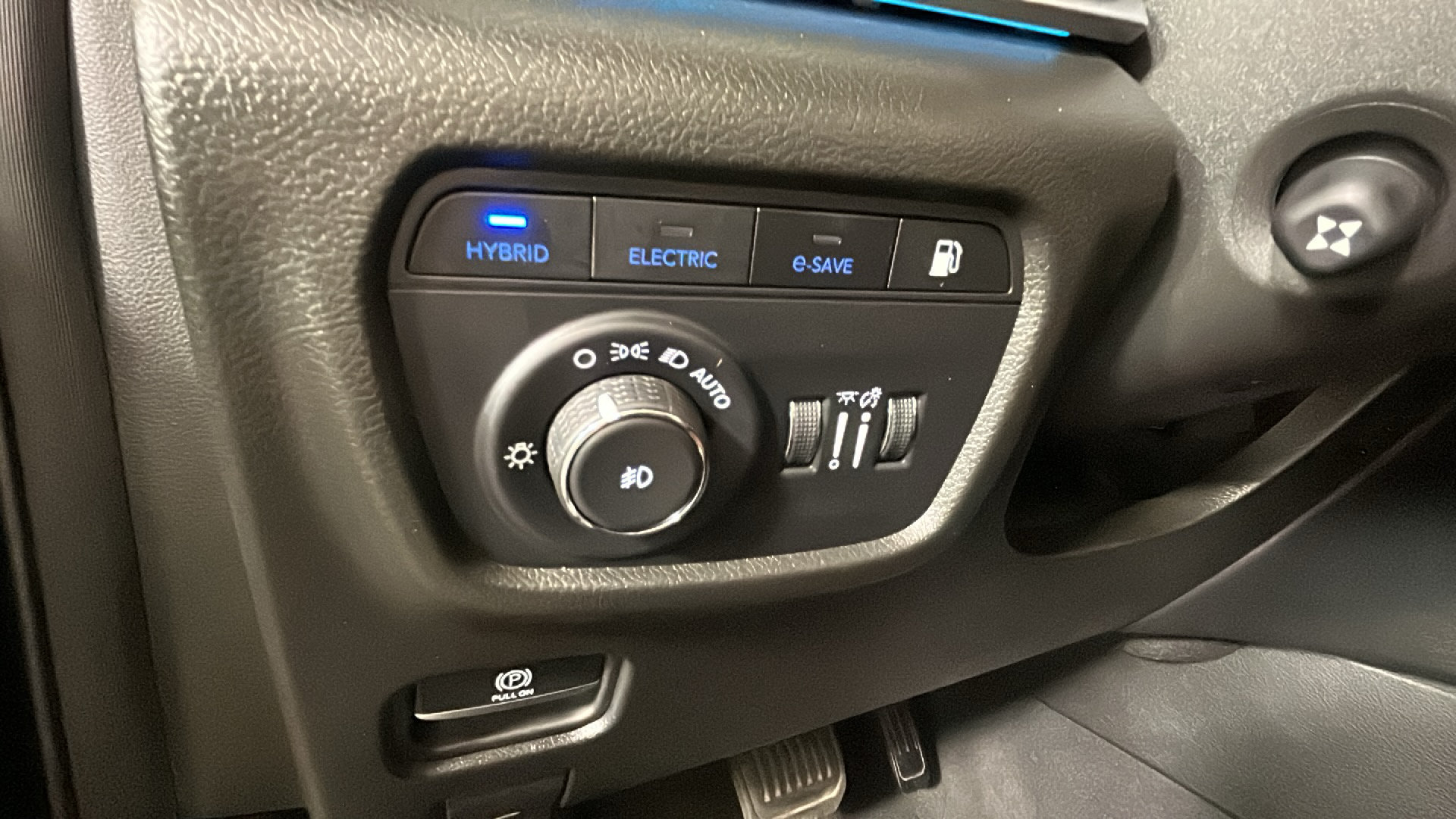 Used 2023 Jeep Grand Cherokee Summit AWD/4WD image 23