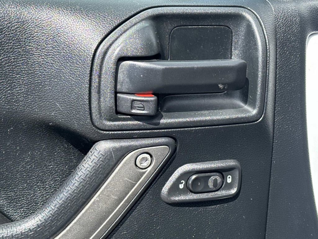 Used 2018 Jeep Wrangler Unlimited Sport S image 21