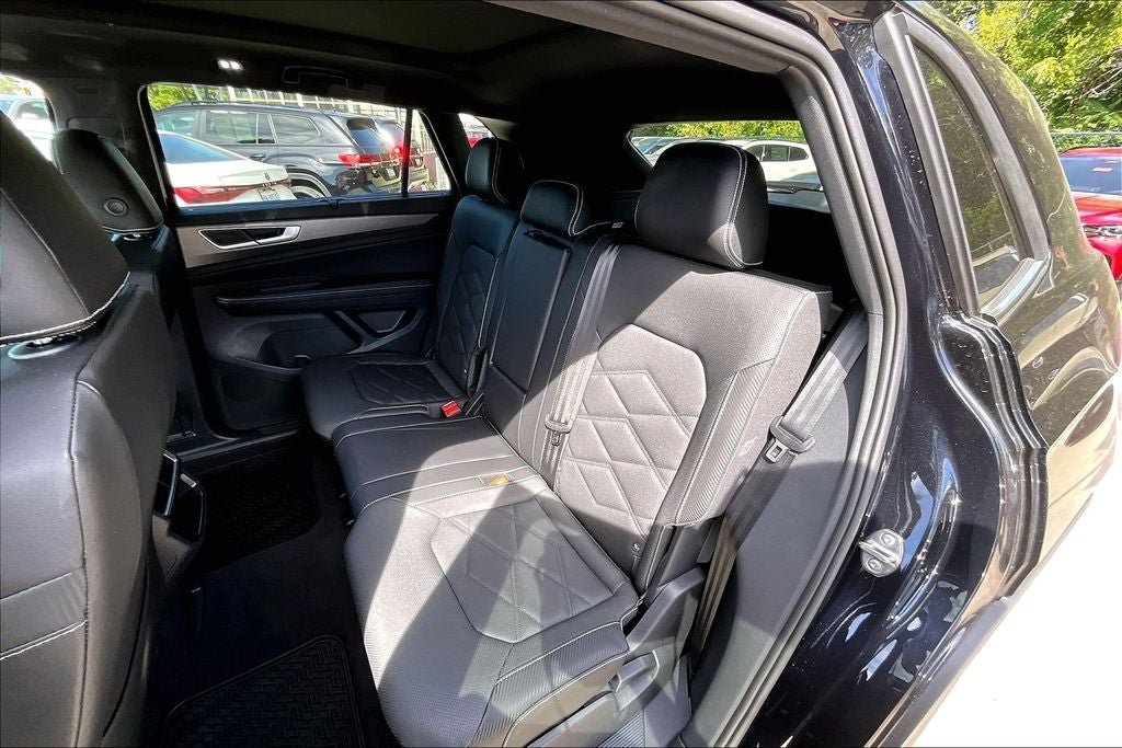 New 2026 Volkswagen Atlas Cross Sport SE FWD image 19