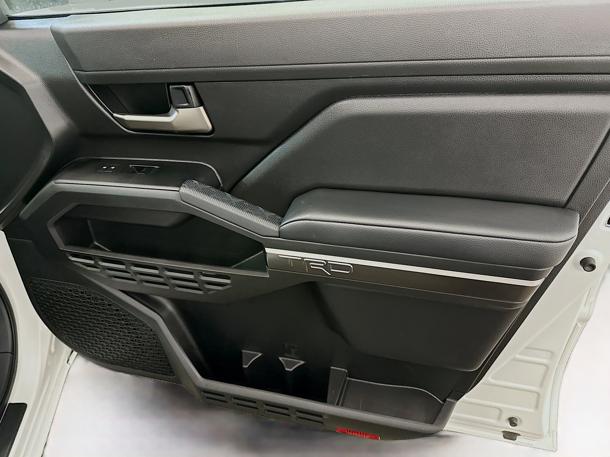 Used 2025 Toyota Tacoma TRD Off-Road image 33