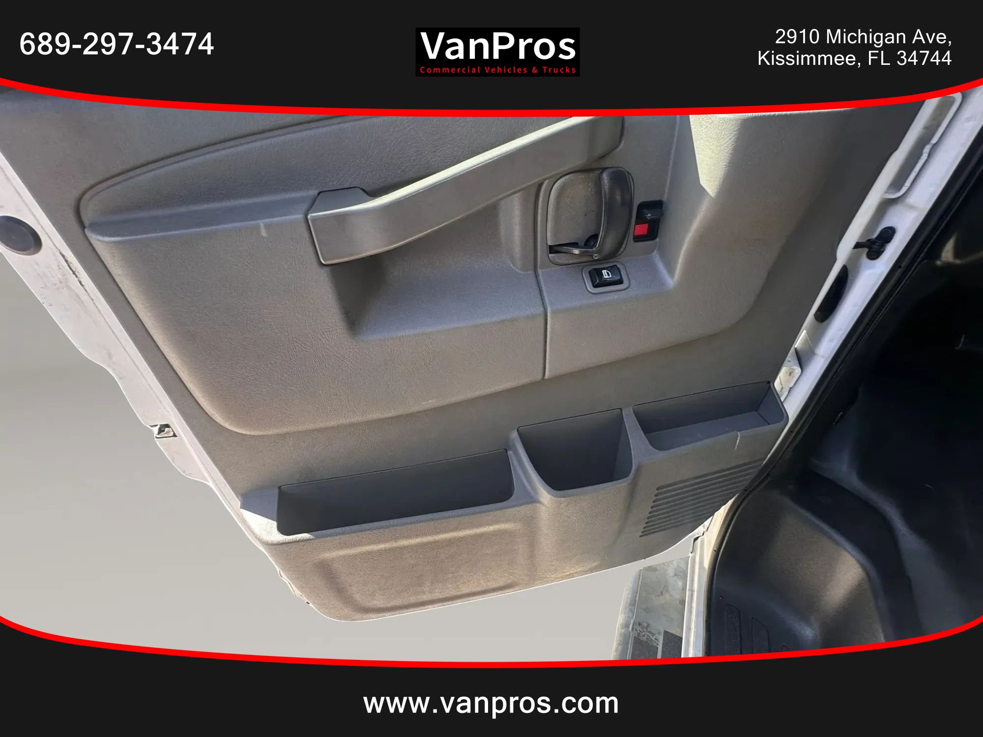 Used 2021 Chevrolet Express 2500 w/ Driver Convenience Package RWD image 8