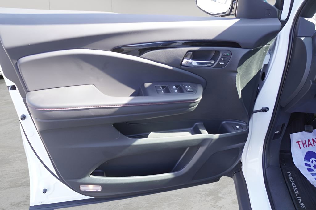 New 2026 Honda Ridgeline Black Edition image 15