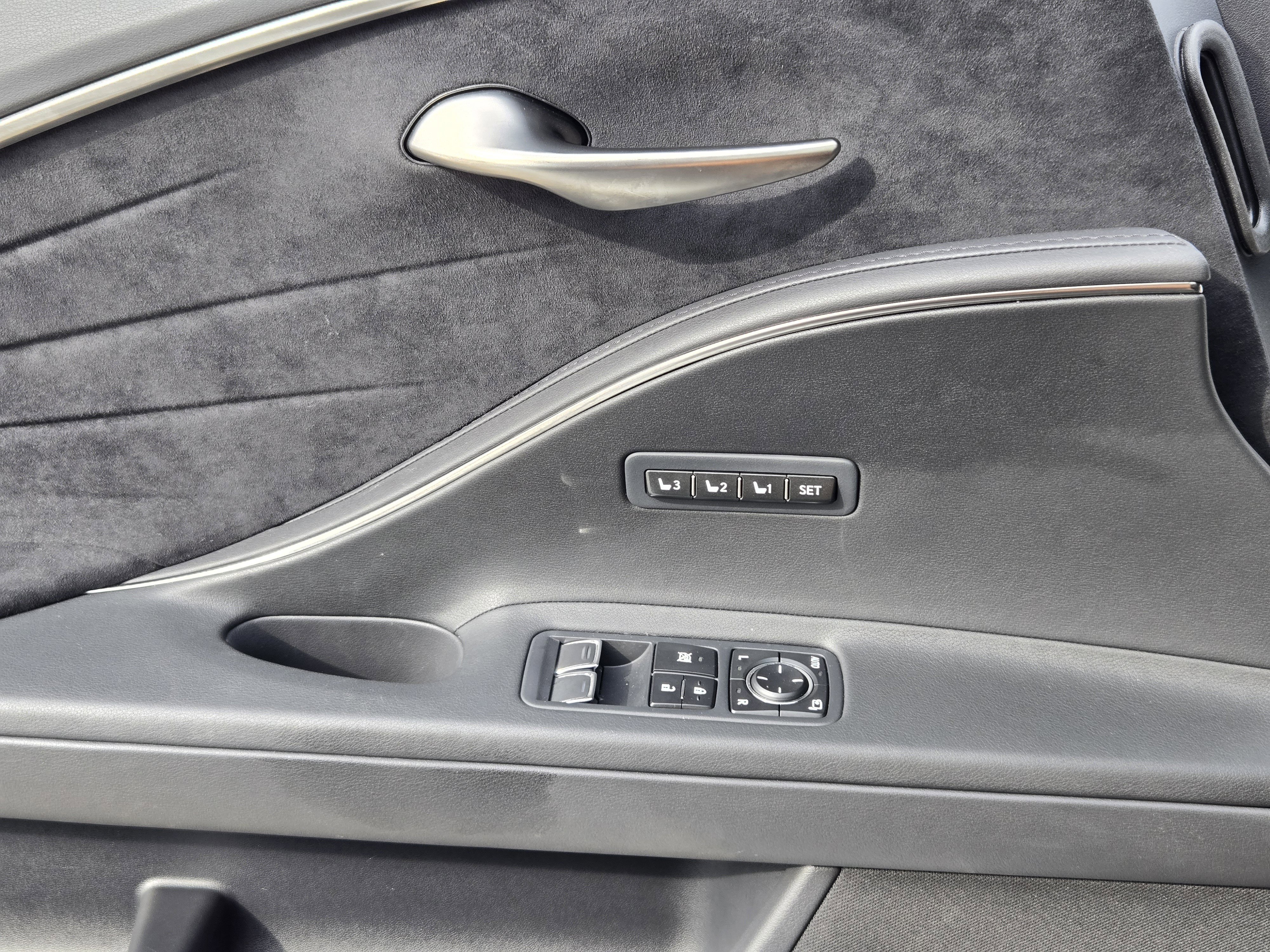 Used 2024 Lexus LC 500 Coupe w/ Sport Package image 32