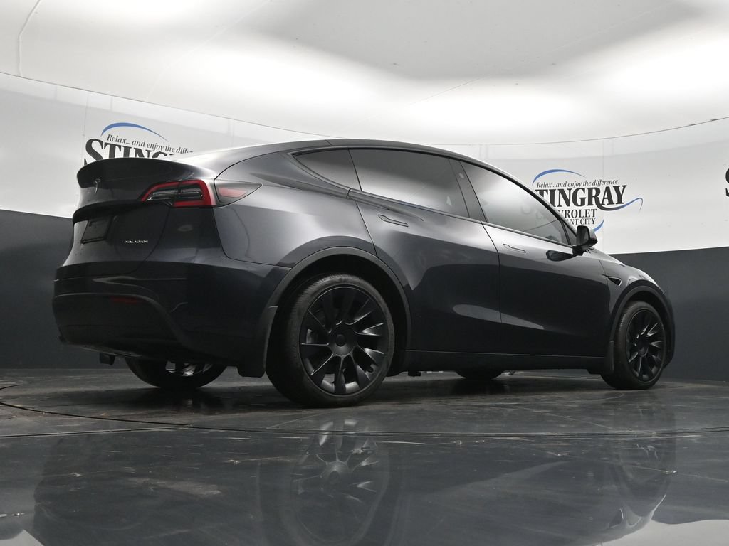 Used 2024 Tesla Model Y Long Range AWD/4WD image 32