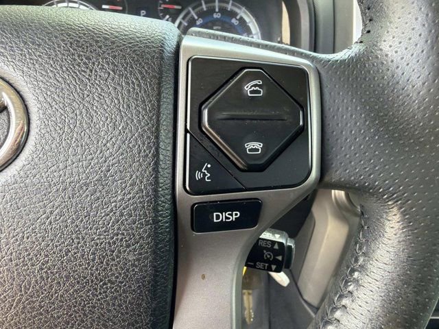 Used 2018 Toyota 4Runner SR5 AWD/4WD image 25