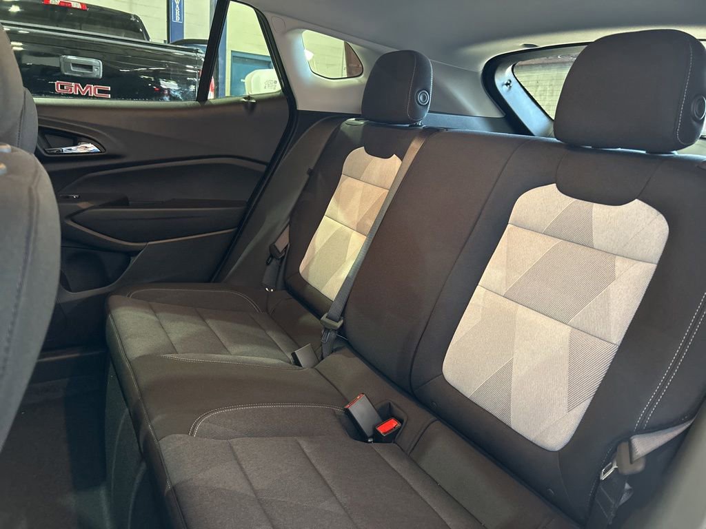 New 2026 Chevrolet Trax LS w/ LS Convenience Package FWD image 30