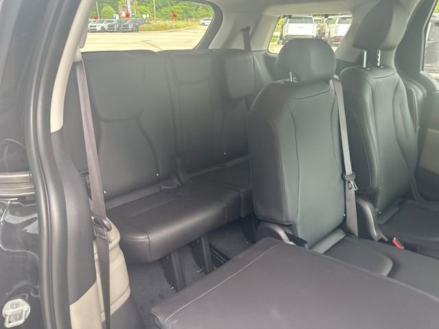 Used 2026 Kia Carnival EX image 33