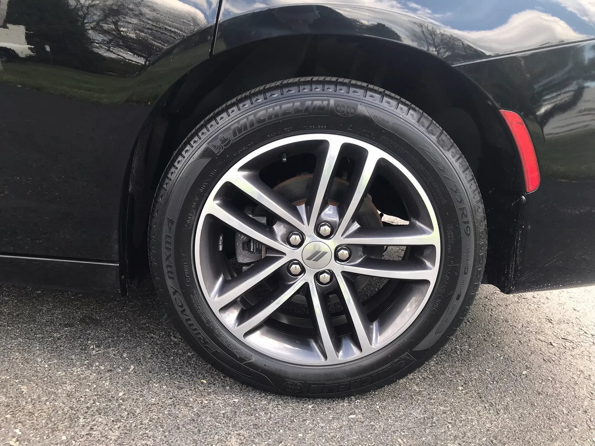 Used 2019 Dodge Charger SXT AWD/4WD image 38