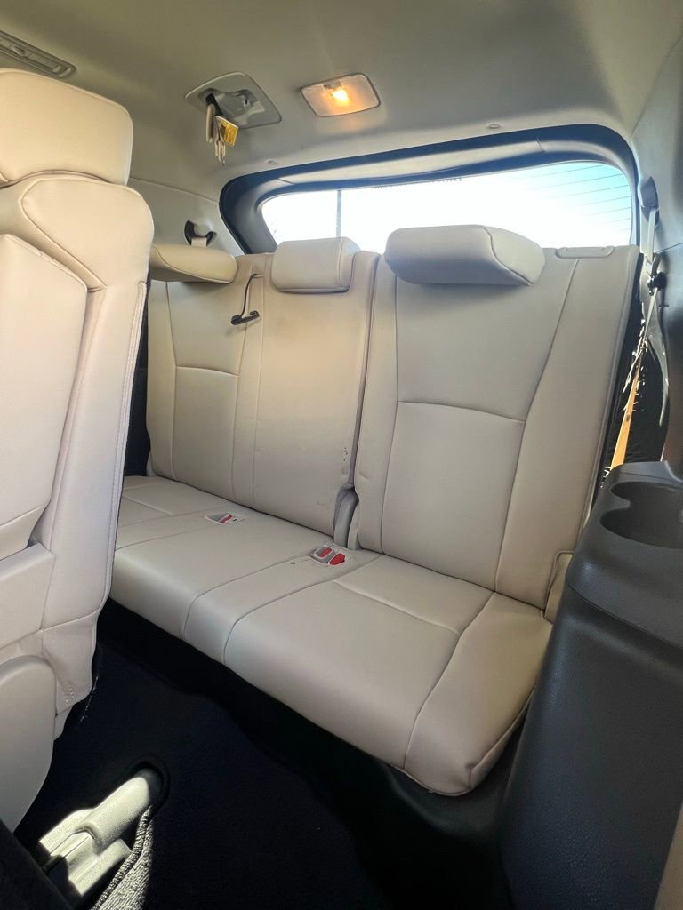 Used 2020 Toyota Highlander XLE image 16