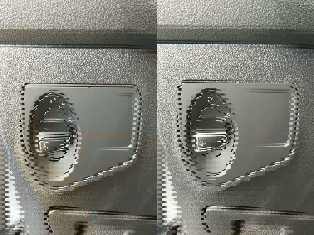 Certified 2024 Volkswagen Tiguan SE w/ Panoramic Sunroof Package image 11