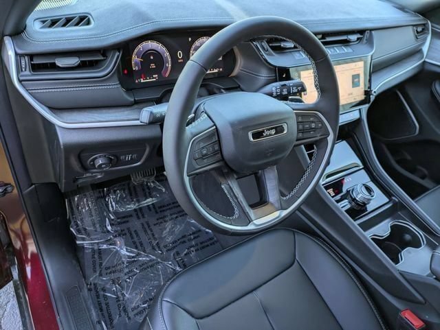 New 2026 Jeep Grand Cherokee Limited w/ Limited Altitude Package AWD/4WD image 13