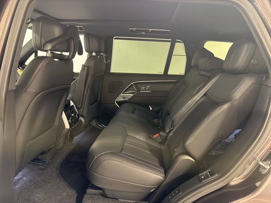 New 2026 Land Rover Range Rover Long Wheelbase SE AWD/4WD image 22