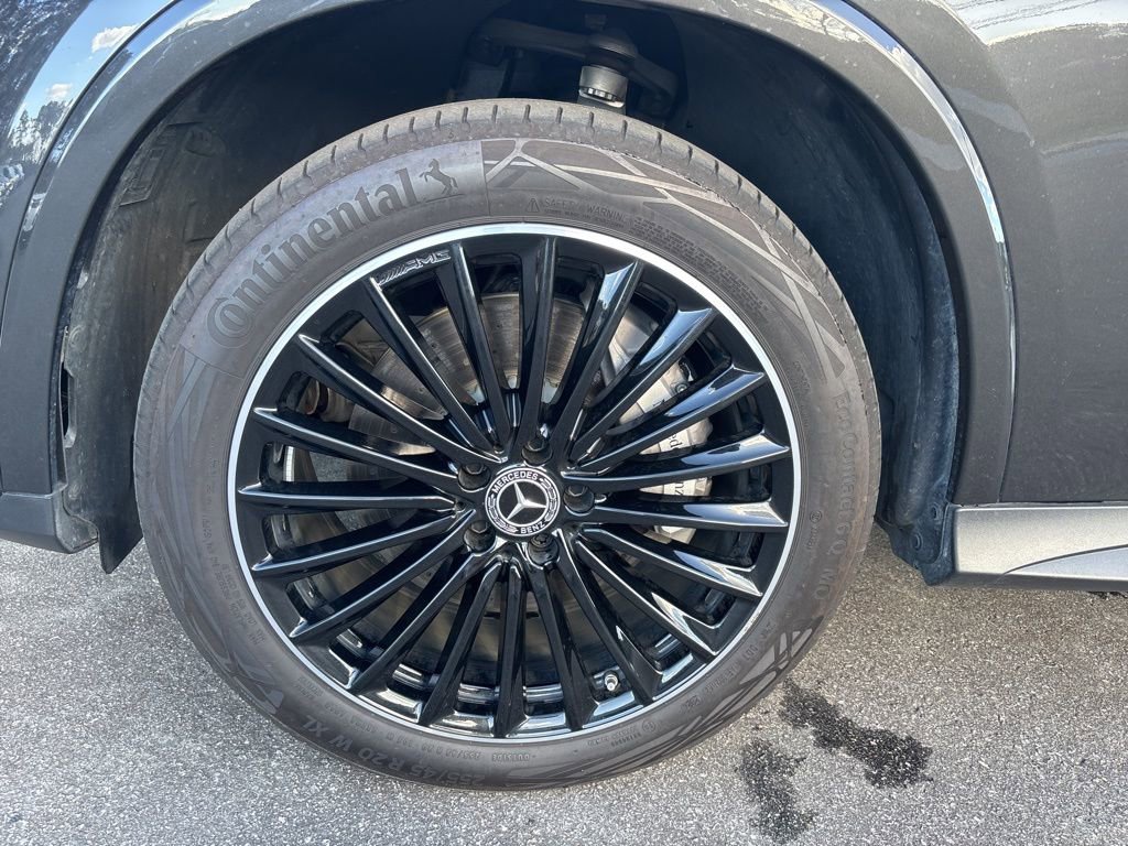 Used 2025 Mercedes-Benz GLC 300 image 9