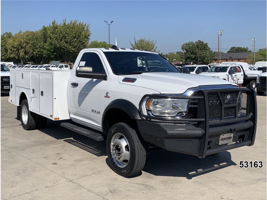 Used 2022 RAM 5500 Tradesman RWD image 3