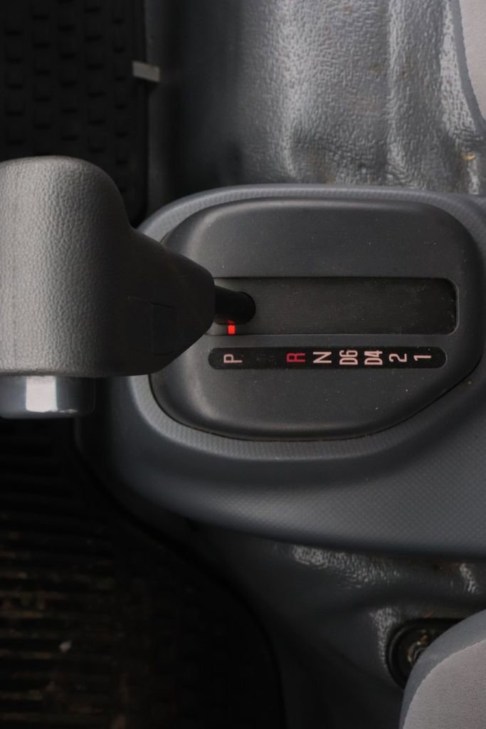 Used 2020 Isuzu NPR image 25