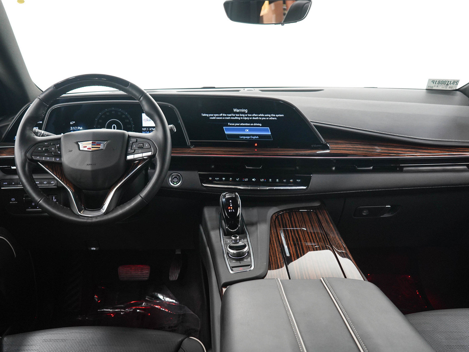 Used 2024 Cadillac Escalade Premium Luxury w/ Performance Package AWD/4WD image 18