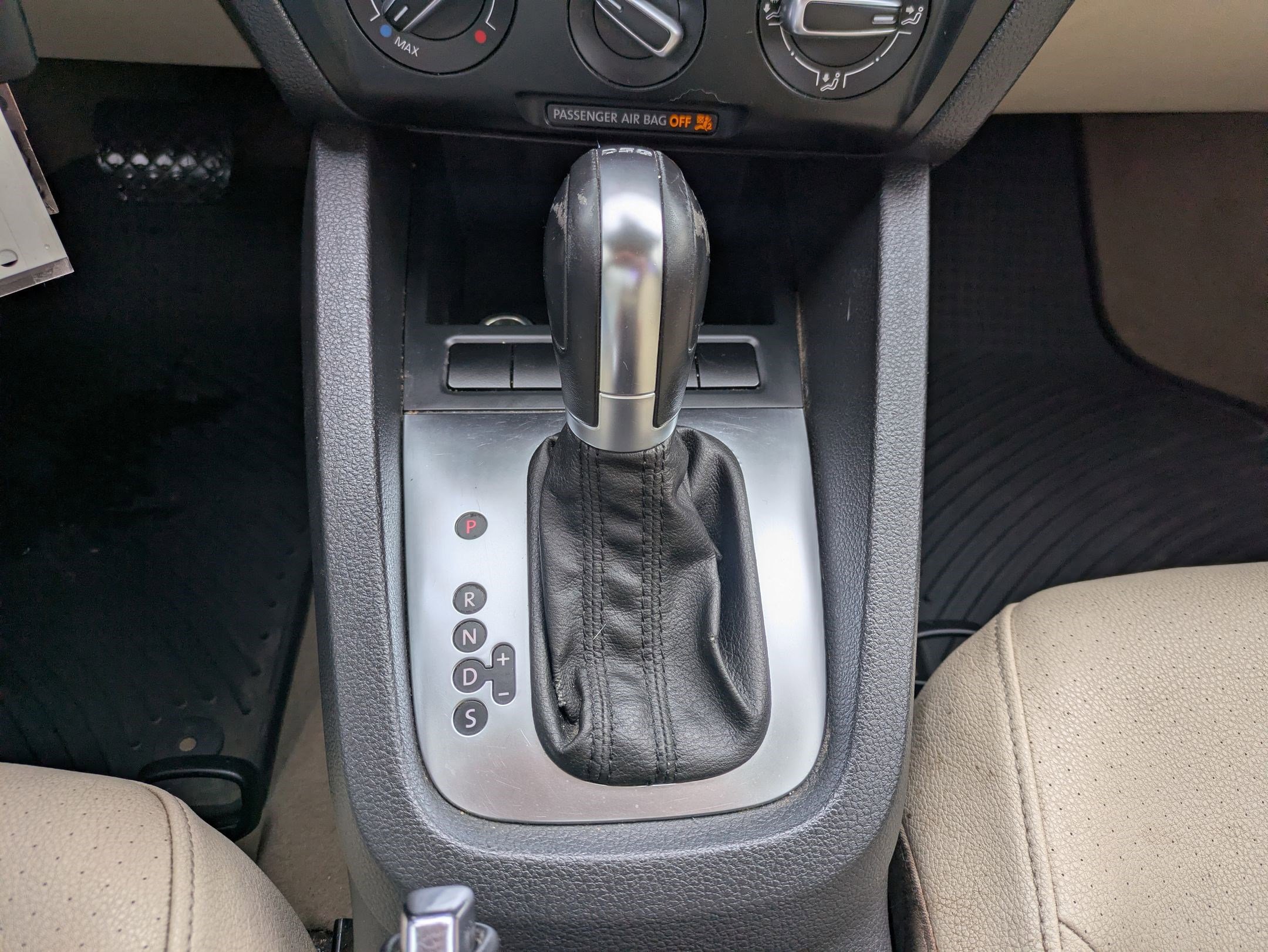 Used 2012 Volkswagen Jetta TDI FWD image 24