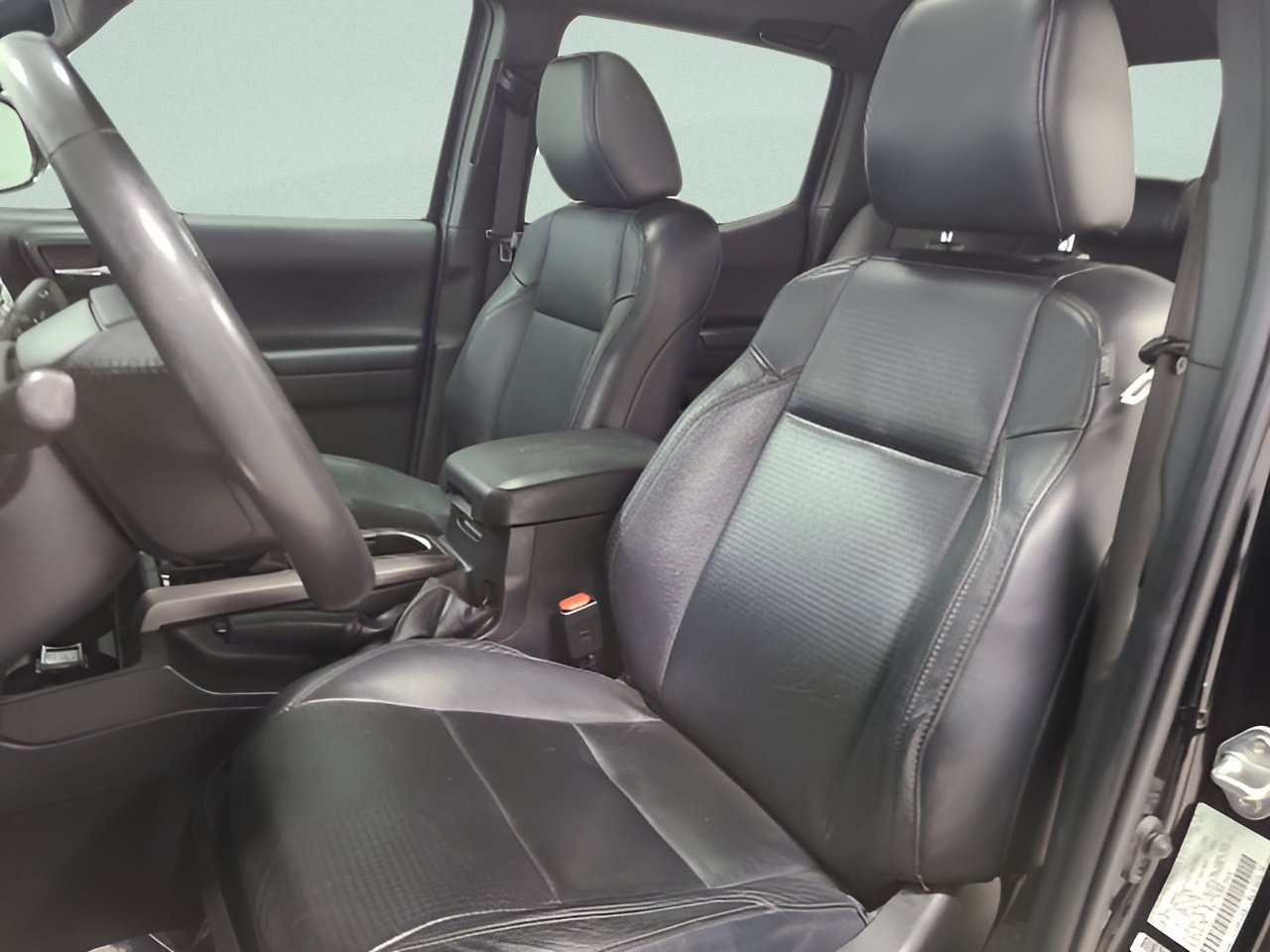 Used 2022 Toyota Tacoma Limited AWD/4WD image 19