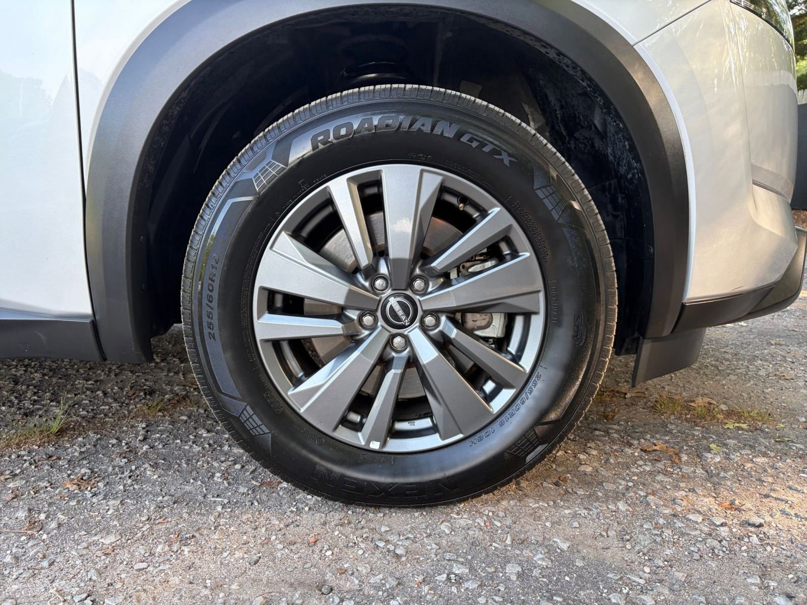 Used 2025 Nissan Pathfinder SV AWD/4WD image 33
