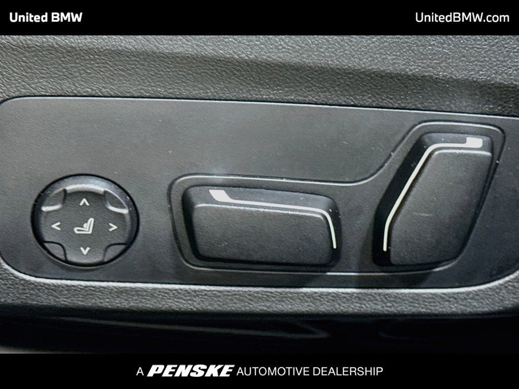 Certified 2025 BMW 330i Sedan RWD image 11