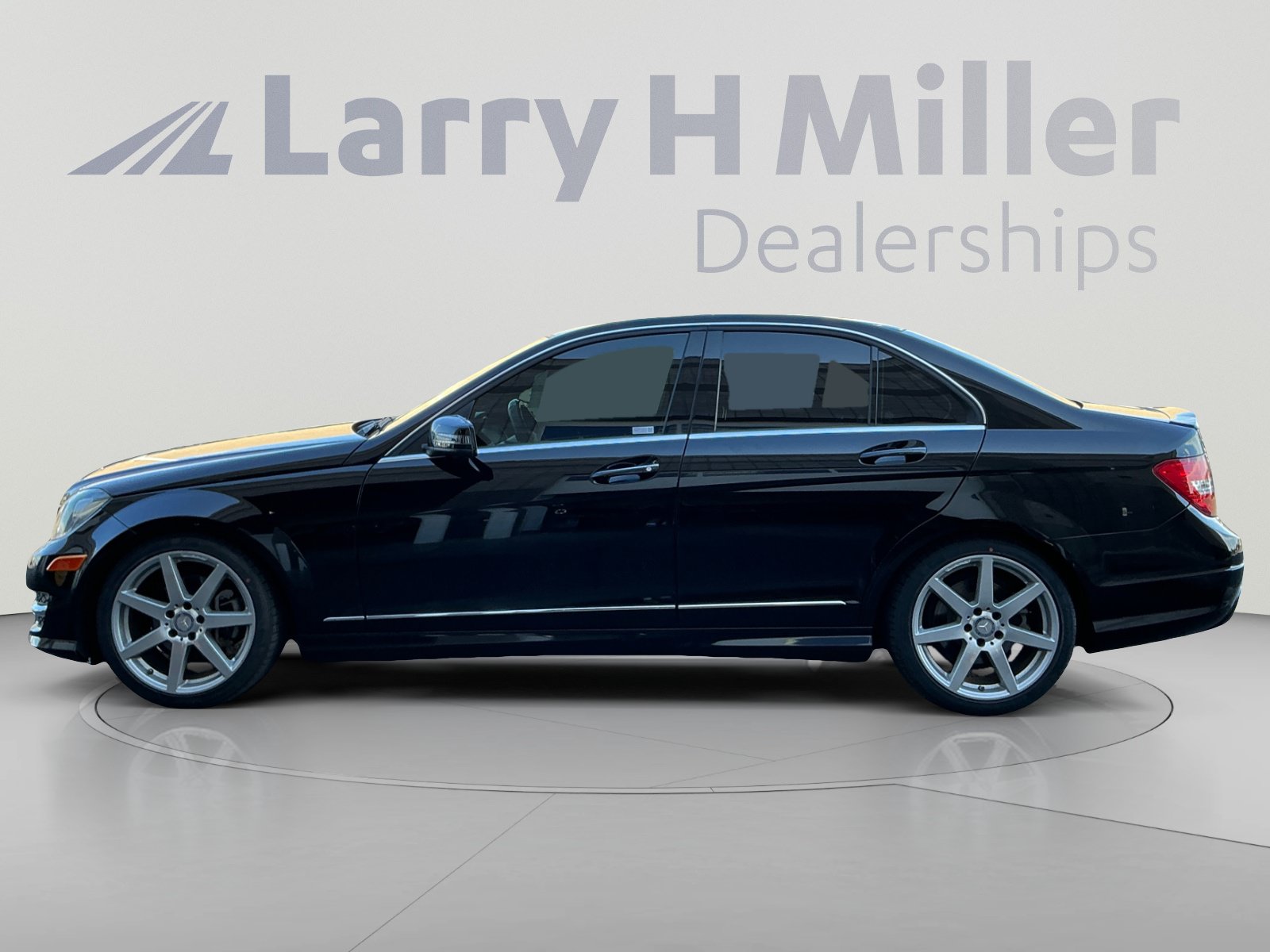 Used 2014 Mercedes-Benz C 250 Sedan image 2