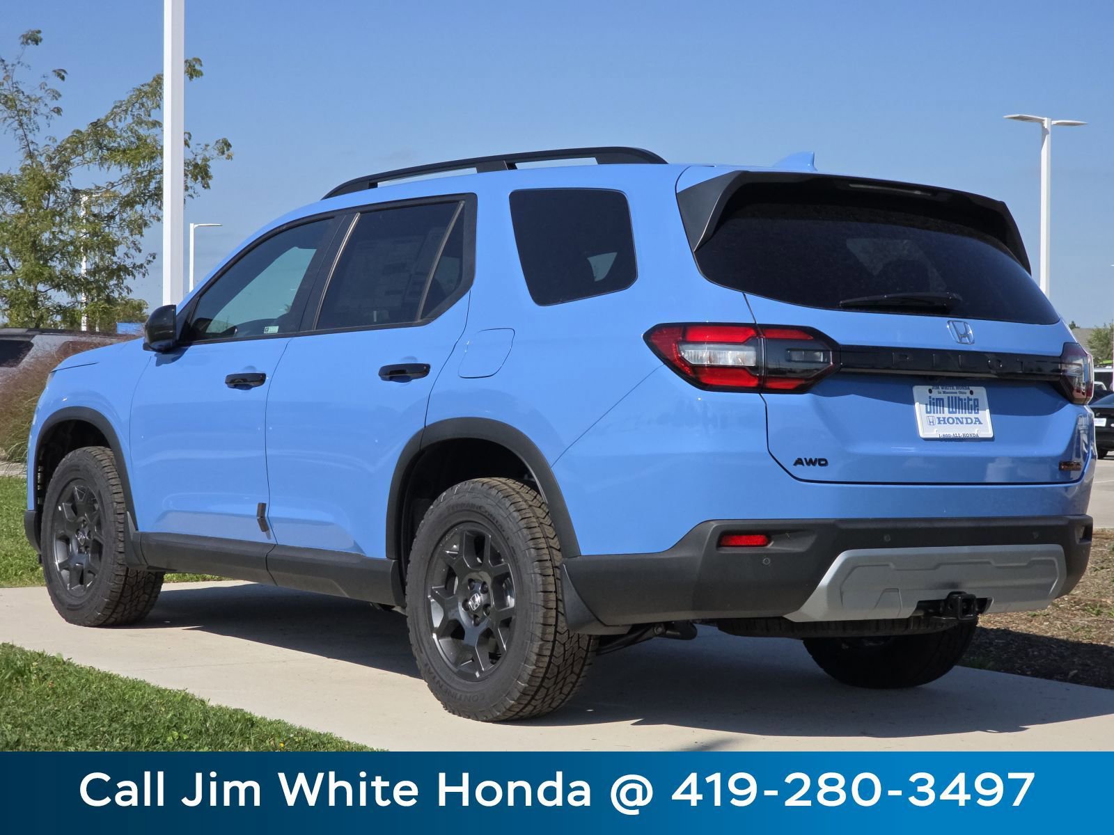 Used 2025 Honda Pilot TrailSport image 13