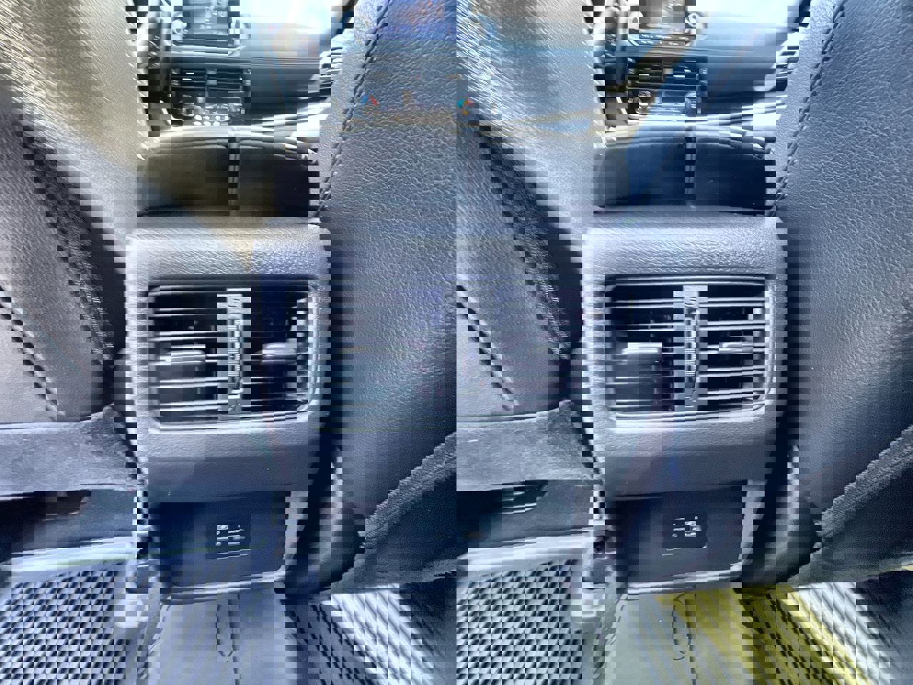 Used 2023 Nissan Rogue SL image 21