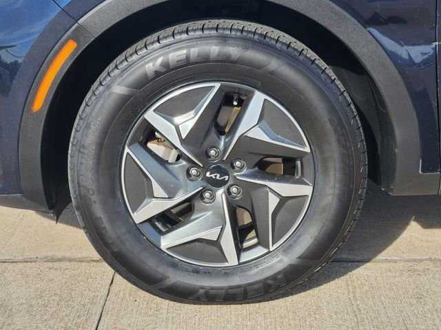 Used 2023 Kia Sorento EX image 10