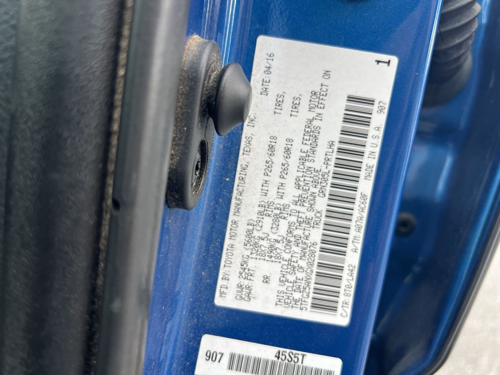 Used 2016 Toyota Tacoma Limited w/ Towing Package AWD/4WD image 27