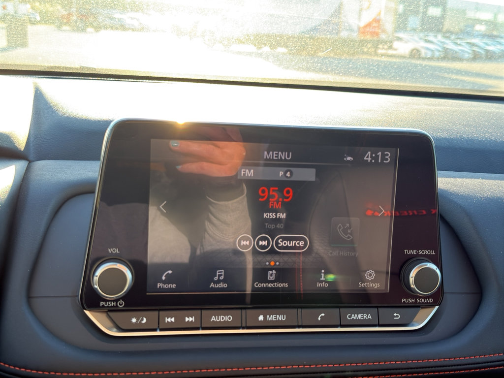 Certified 2025 Nissan Rogue SV image 18