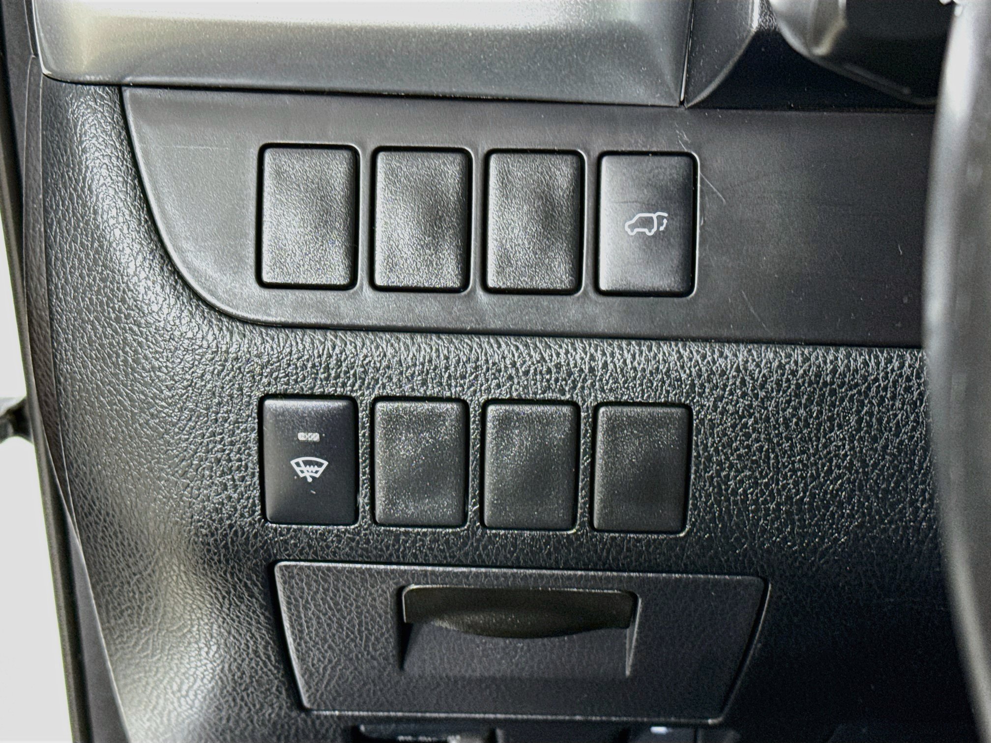 Used 2015 Toyota Highlander XLE AWD/4WD image 12