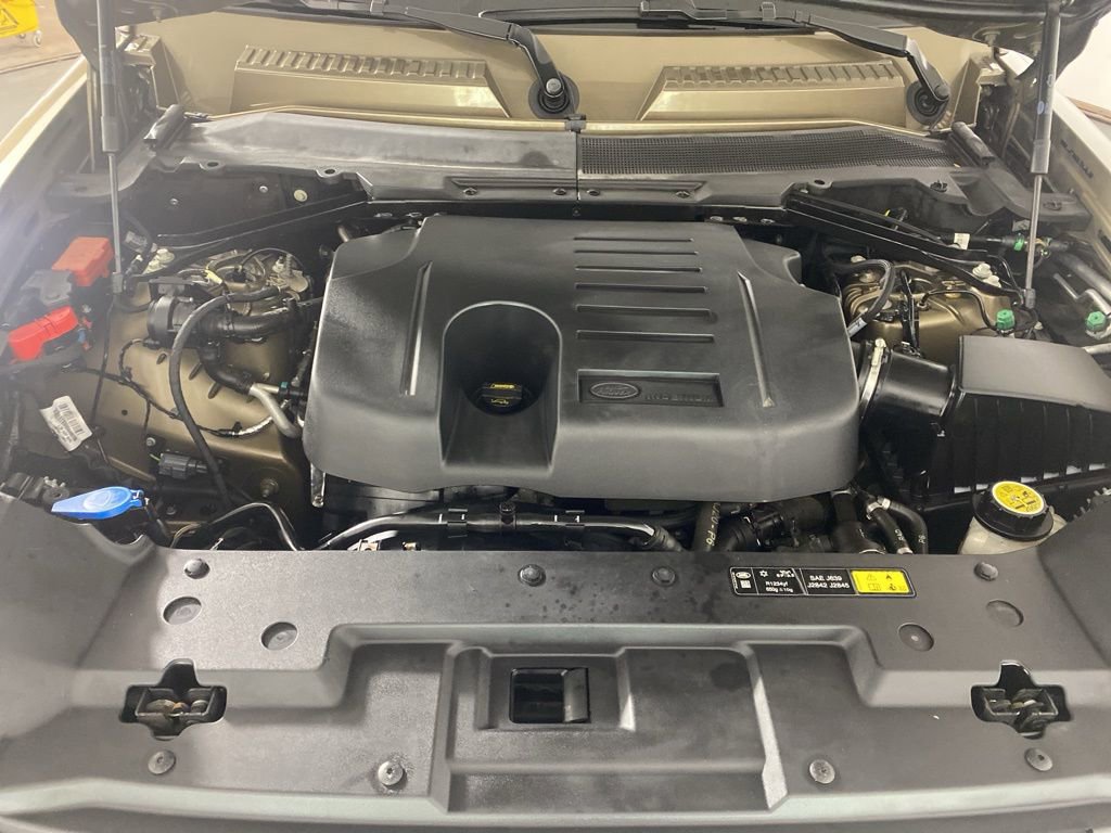 Used 2021 Land Rover Defender 110 SE image 33