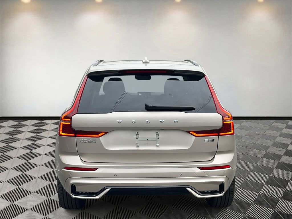 New 2026 Volvo XC60 B5 Ultra w/ Climate Package image 4