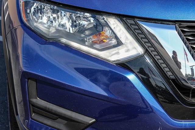 Used 2018 Nissan Rogue SV image 10