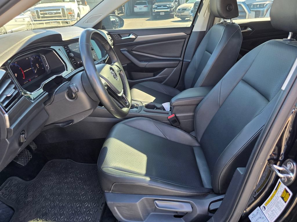 Used 2019 Volkswagen Jetta SEL w/ Cold Weather Package FWD image 19
