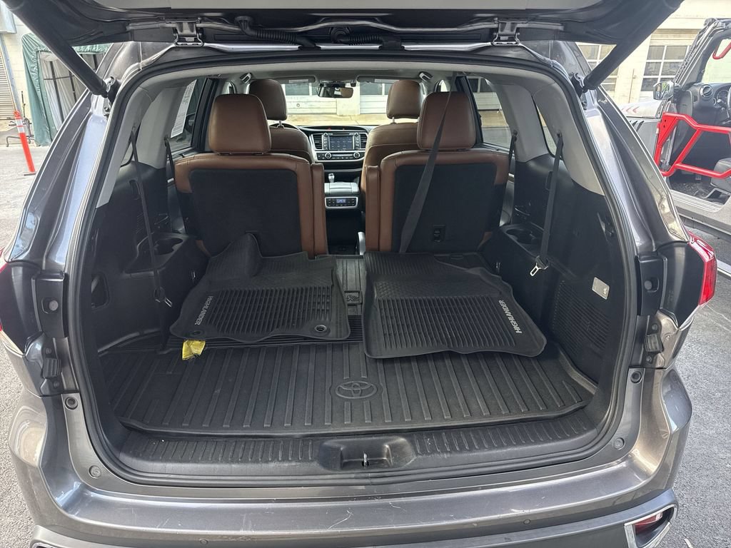 Used 2019 Toyota Highlander Limited Platinum AWD/4WD image 21