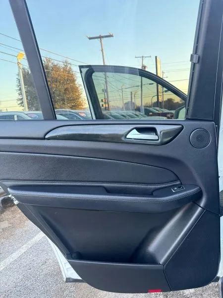 Used 2017 Mercedes-Benz GLS 450 4MATIC image 23