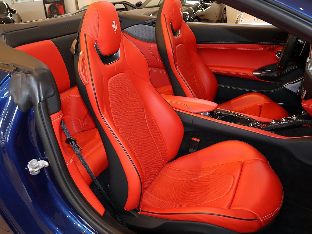 Certified 2022 Ferrari Portofino M image 32