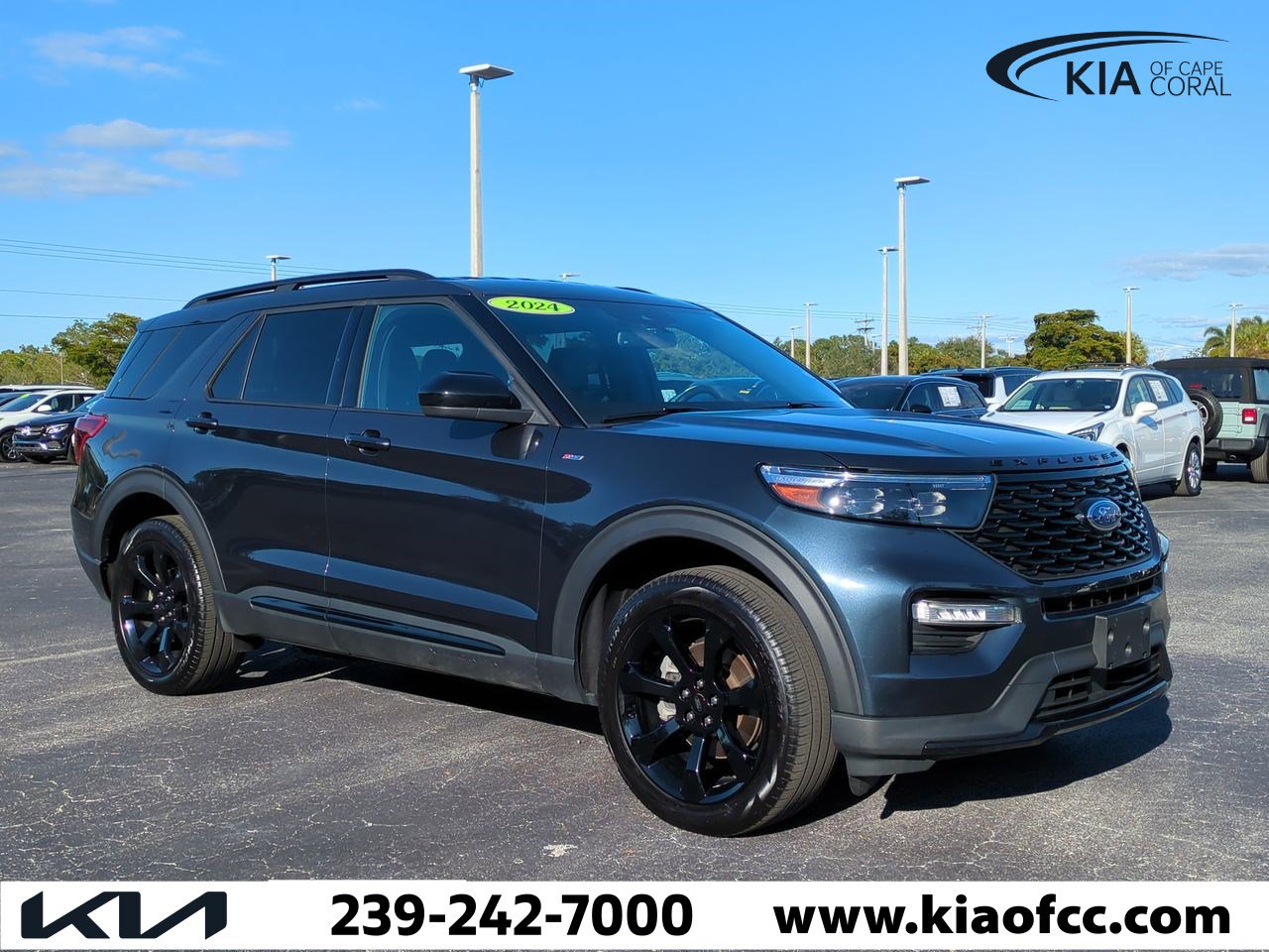 Used 2024 Ford Explorer ST-Line w/ Class IV Trailer Tow Package image 2