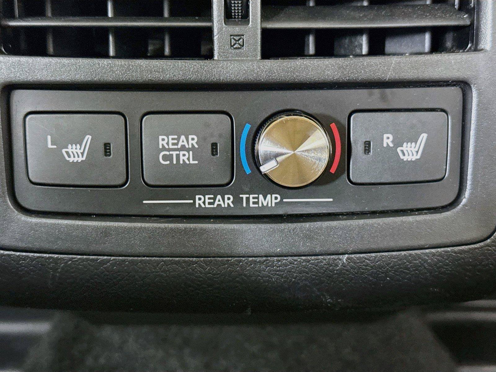 Used 2013 Toyota Avalon Limited FWD image 37