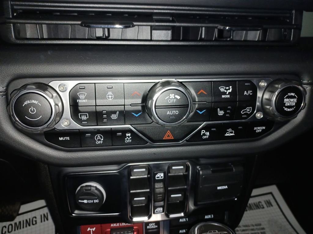 Used 2024 Jeep Gladiator Mojave image 16