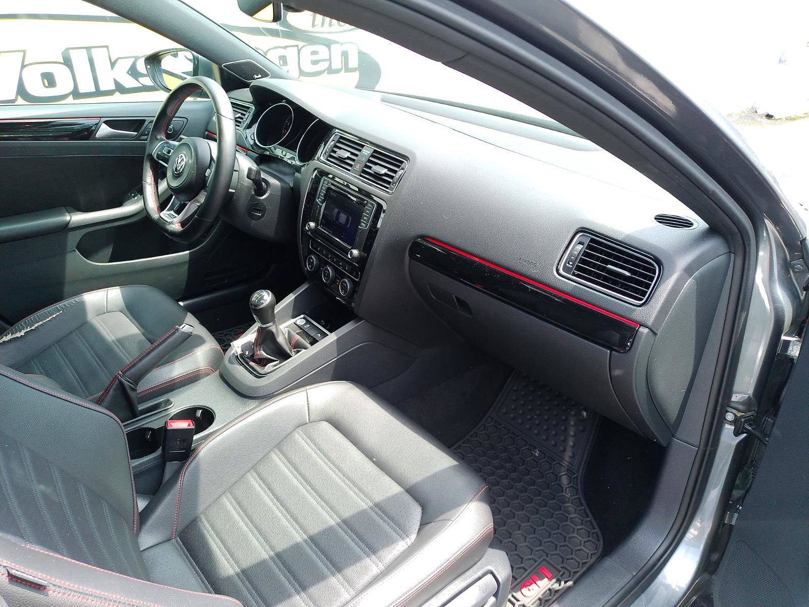 Used 2017 Volkswagen Jetta GLI FWD image 30