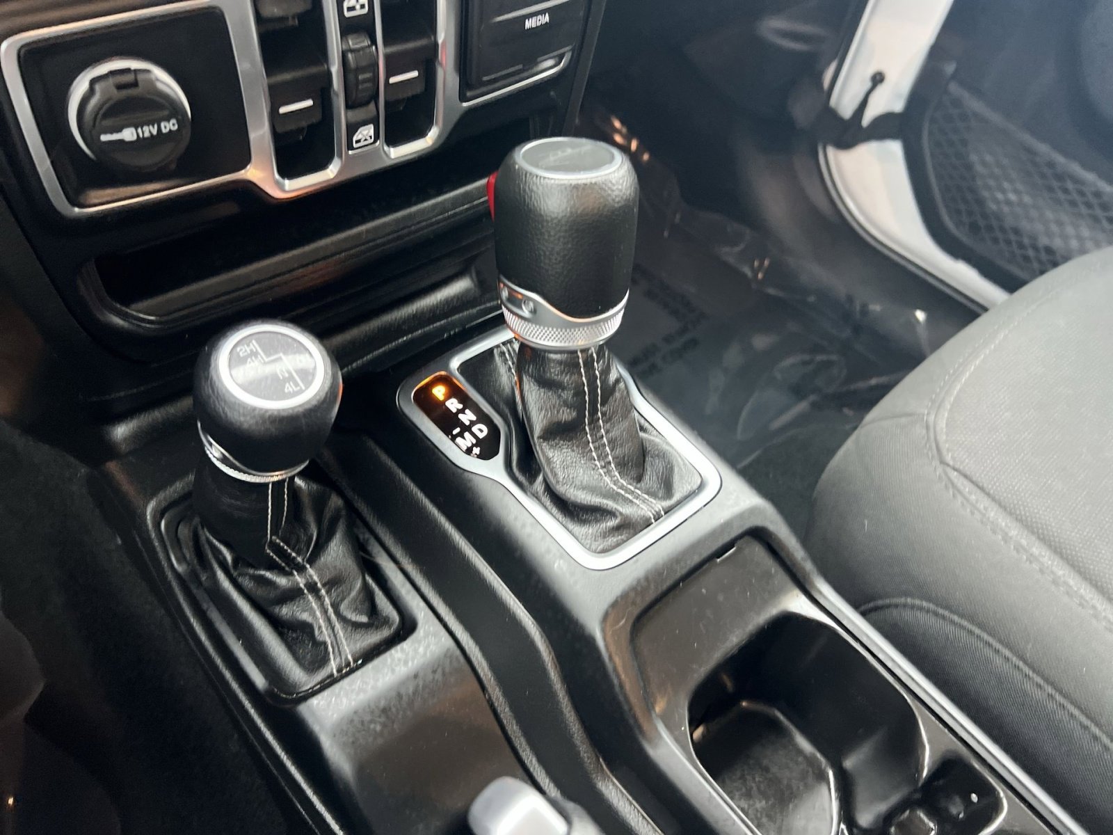 Used 2023 Jeep Gladiator Overland image 21