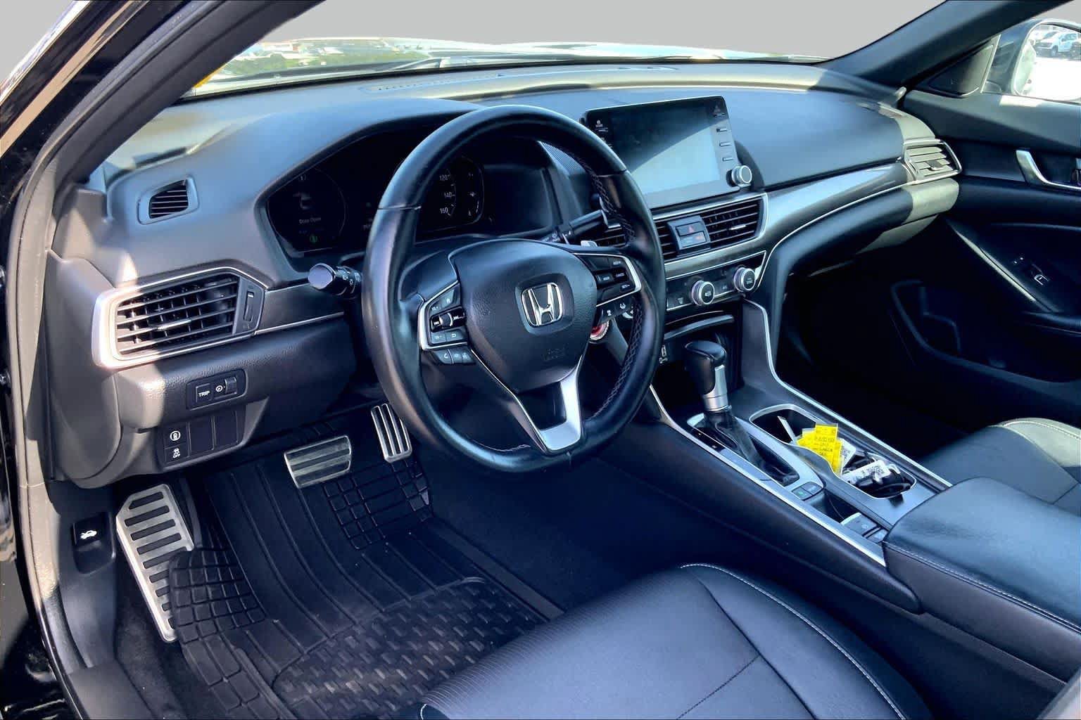Used 2018 Honda Accord Sport image 16